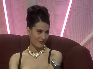 OVO JE CELA EMISIJA U KOJOJ CECA NOSI OGRLICU KOJU JOJ JE ARKAN DAO: Isplivao ceo VIDEO, koji je bio ZABRANJEN