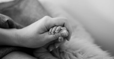 Dve BEBE UMRLE, a on sve svalio na ŽRTVE: Sramna odbrana ginekologa