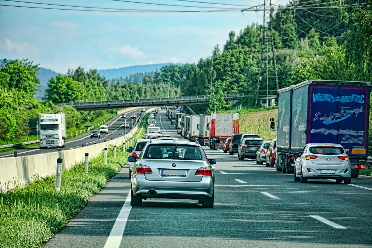 Stravične scene kod Sava Centra: Veliki lančani sudar, učestvovalo oko DESET VOZILA Saobraćaj foto:Pixabay