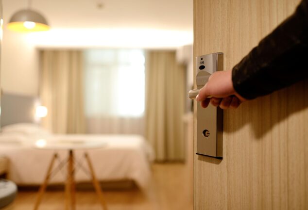 Muž i žena pronađeni mrtvi u stanu na novom beogradu