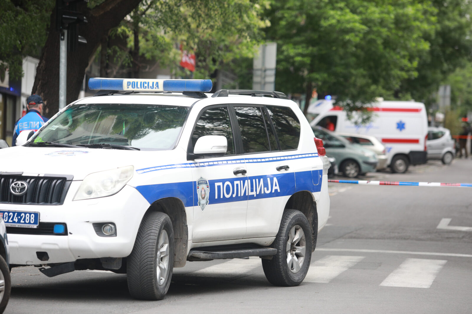 "UBICA JE SVOJ ŽIVOT NASTAVIO KAO U HOTELU, A NAŠ ZAUSTAVIO TOG 4. MAJA" Bolna ispovest sestre Blažićeve žrtve, ne miri se s gubitkom Policija foto:ATA images
