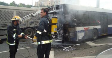 ZAPALIO SE AUTOBUS PUN ĐAKA: Osnovci iz Prokuplja pošli na ekskurziju u Sokobanju, sve izgorelo