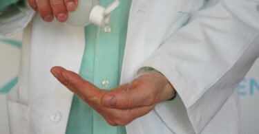 GINEKOLOG SILOVAO 94 PACIJENTKINJE I SVE SNIMAO! Zlostavljao ih flašama, teglama i dezodoransom