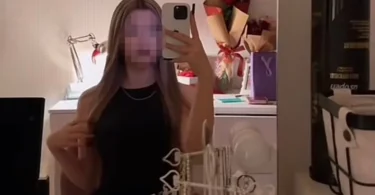 Ovo je devojčica koja je kolima udarila u banderu u Dobanovcima: Mrtvu je izvukli vatrogasci