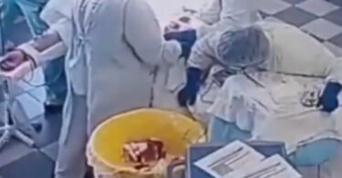 TLO SE RASPADA, A ONI SPASAVAJU ŽIVOT – LEKARI HEROJI OPERISALI TOKOM ZEMLjOTRESA!