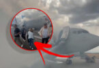 PUTNICI SKAKALI IZ AVIONA U PLAMENU: Let pretvoren u noćnu moru (UZNEMIRUJUĆI VIDEO)