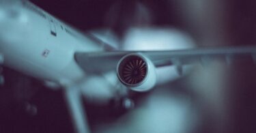DOJAVA O BOMBI U AVIONU ER SRBIJE U TIVTU! Hitna evakuacija putnika, aerodrom zatvoren!