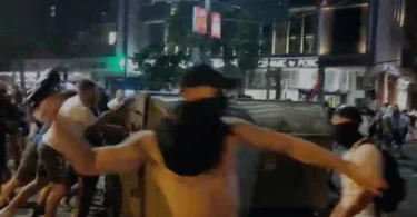 VUČIĆ O TERORU BLOKADERA Nigde u svetu policija ne trpi ono što trpi policija u Srbiji!