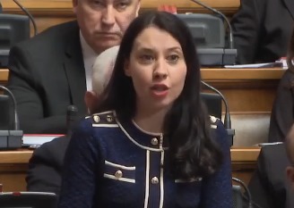 NOVE PODELE! RASPADA SE BLOKADERSKA OPOZICIJA: Još jedna Ponoševa poslanica podnela ostavku
