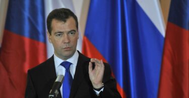 "OGAVNA, TOKSIČNA BABA" Medvedev razvalio Ursulu uvredama, mreže gore