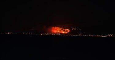 Veliki požar na hrvatskom primorju: Zatvorena magistrala, brane se kuće