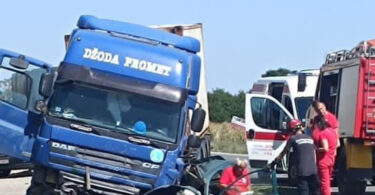 „PUSTI ME DA VIDIM DA LI SU MI DECA ŽIVA“ – tragedija kod Ugrinovaca, poginula rođena braća (19 i 17)