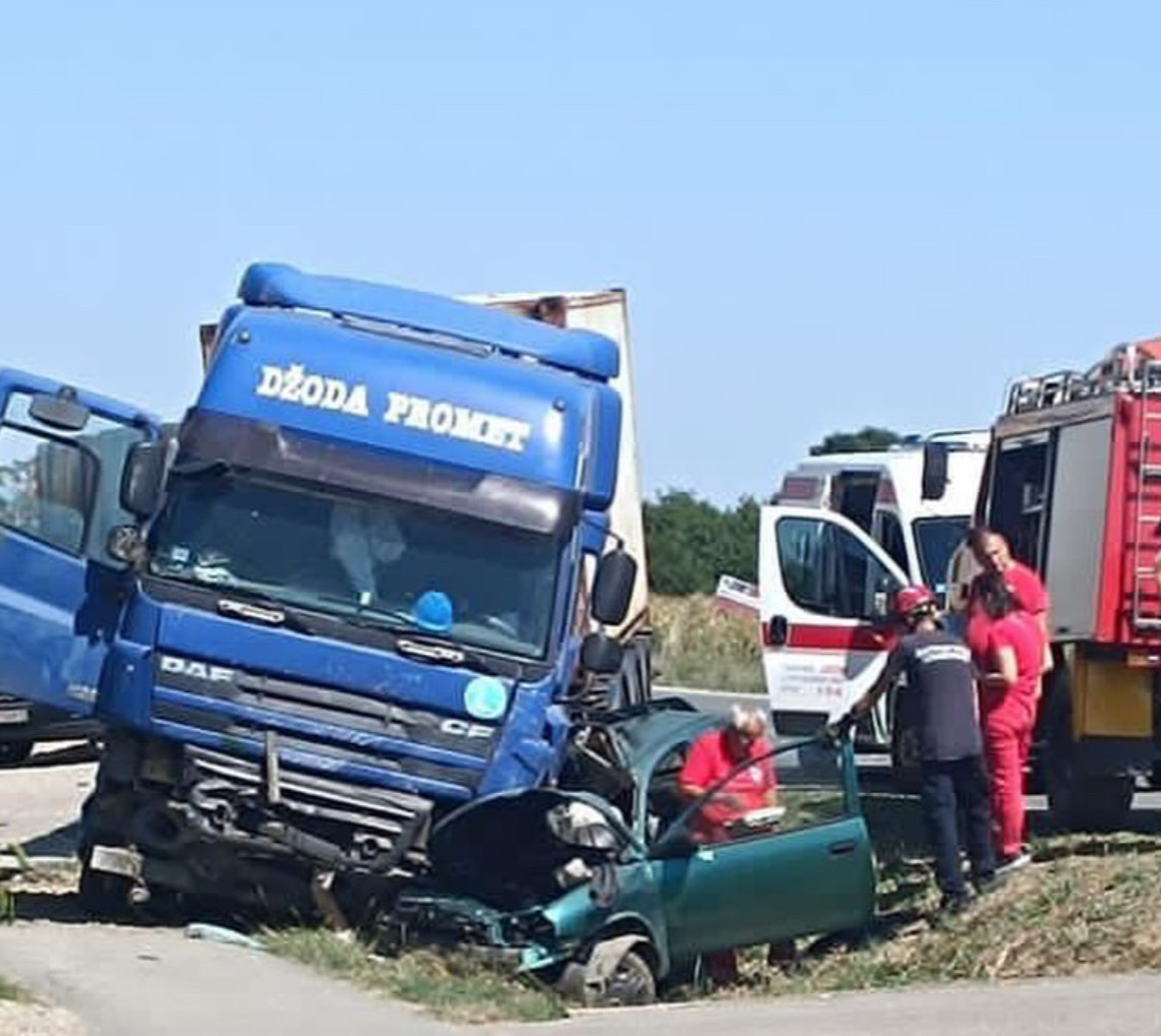 „PUSTI ME DA VIDIM DA LI SU MI DECA ŽIVA“ – tragedija kod Ugrinovaca, poginula rođena braća (19 i 17)