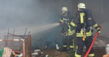 BAČEN MOLOTOVLJEV KOKTEL NA KAFIĆ NA VRAČARU – POLICIJA INTENZIVNO TRAGA ZA POČINIOCEM