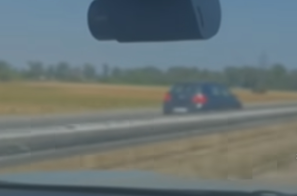 APEL SVIM VOZAČIMA! UZNEMIRUJUĆ SNIMAK!  VOZILO SE KREĆE U SUPROTNOM PRAVCU NA AUTOPUTU KOD NIŠA