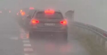 AUTO-PUT KA ŠAPCU BLOKIRAN: Jak pljusak zaustavio saobraćaj