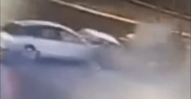 UZNEMIRUJUĆI SNIMAK! Kamere zabeležile trenutak jezive nesreće u kojoj su poginuli otac, majka i sin (9)