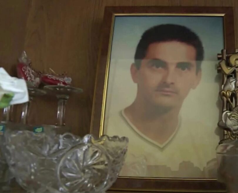 MUŠKARAC NEPLIVAČ USKOČIO U MORE I SPASIO DVOJE DECE KOJA SU SE DAVILA: Proglašen HEROJEM jer je spasavajući IZGUBIO ŽIVOT