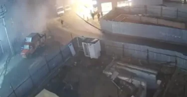 TRENUTAK URUŠAVANJA CELE ZGRADE SNIMLJEN: Brat i sestra pronađeni mrtvi, ima povređenih - spasioci na licu mesta