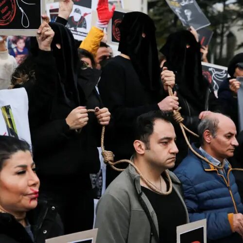 Iran javno pogubio muškarca osuđenog za silovanje