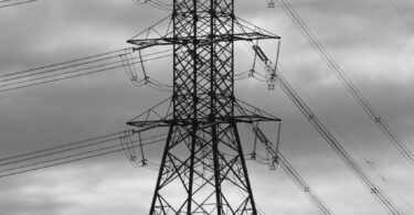 Horor u Leštanima! Struja ubila radnika na licu mesta, drugom se bore za život