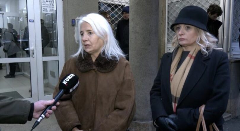 IZVRŠITELJI DOLAZE DANAS DA ISELE LJILJANU! KOMŠIJE NAPRAVILE ŽIVI ZID, PRISUTAN I ADVOKAT! Beograđanka opet na meti: "Inspektori kruže oko zgrade"