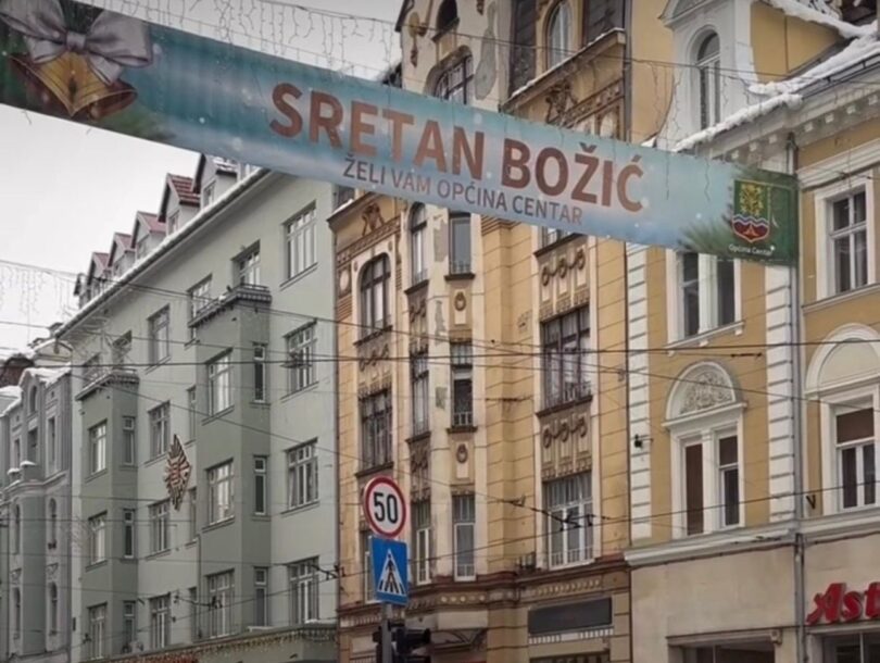 „Tolerancija, poštovanje i suživot oduvek su krasili Sarajevo“: U centru grada čestitke za Božić i Badnje veče pravoslavnim vernicima