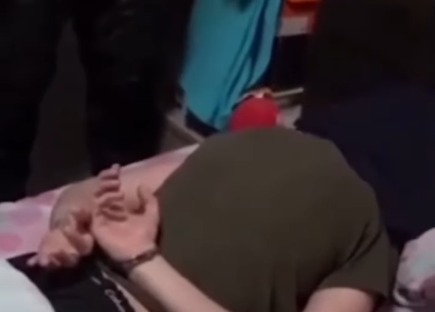 UBICA TADIJE UHAPŠEN U KREVETU U GAĆAMA!