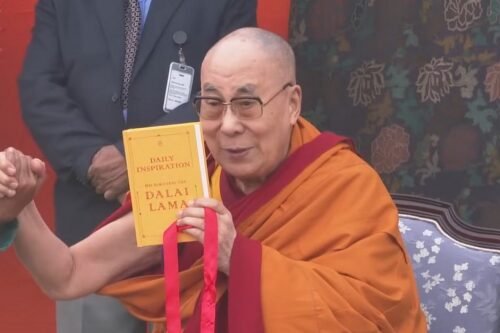 Dalaj Lama spomenut na DESETINE PUTA u Epstinovim dosijeima