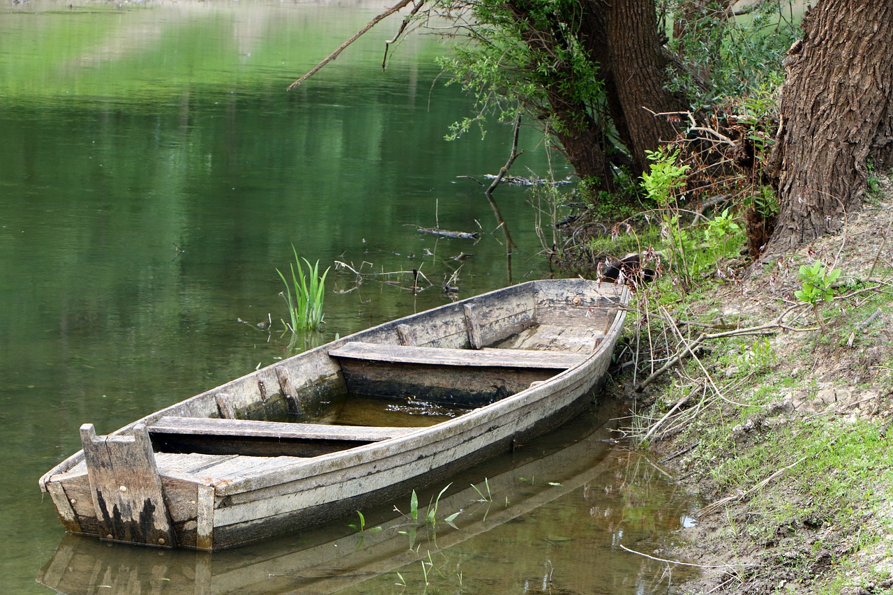 Misterija smrti mladića (19): Telo pronađeno u jezeru, tužilaštvo traži ovo!