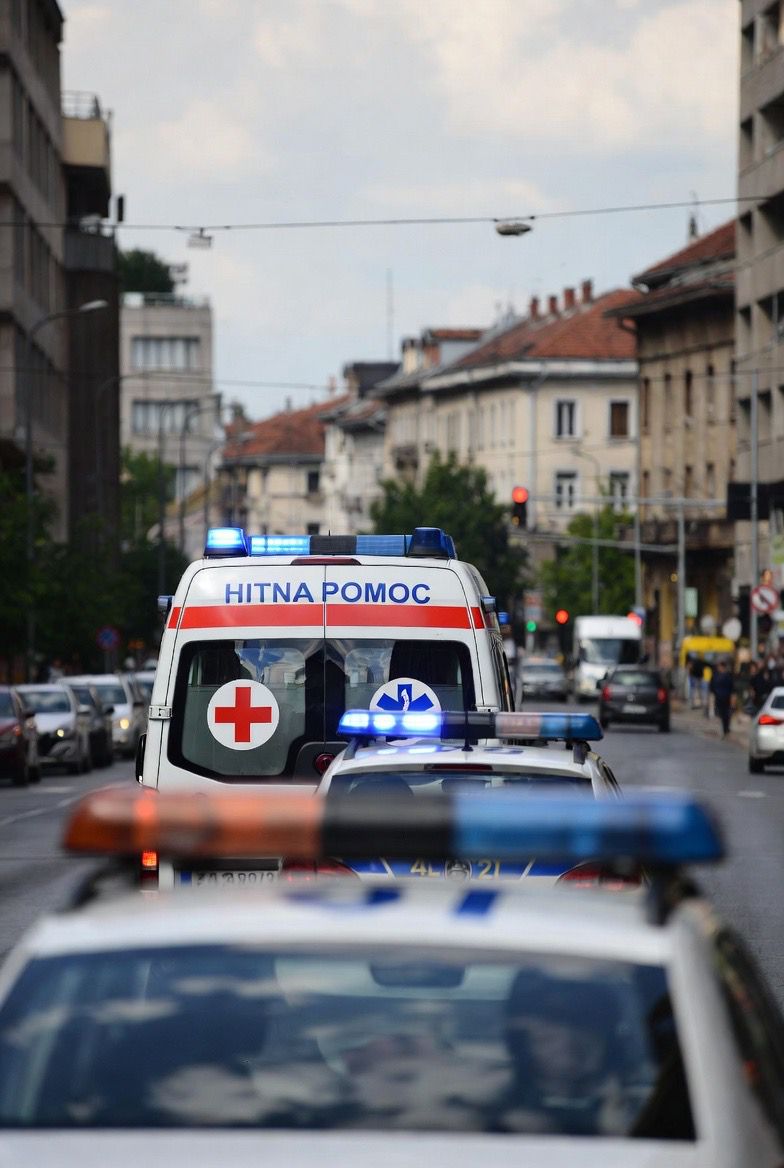 UŽAS NA MOSTU! Jedna osoba nastradala, četvoro povređeno