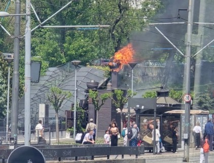 ZAPALIO SE "FRANŠ" POŽAR U POZNATOM RESTORANU U BEOGRADU: Vatrogasci NA LICU MESTA