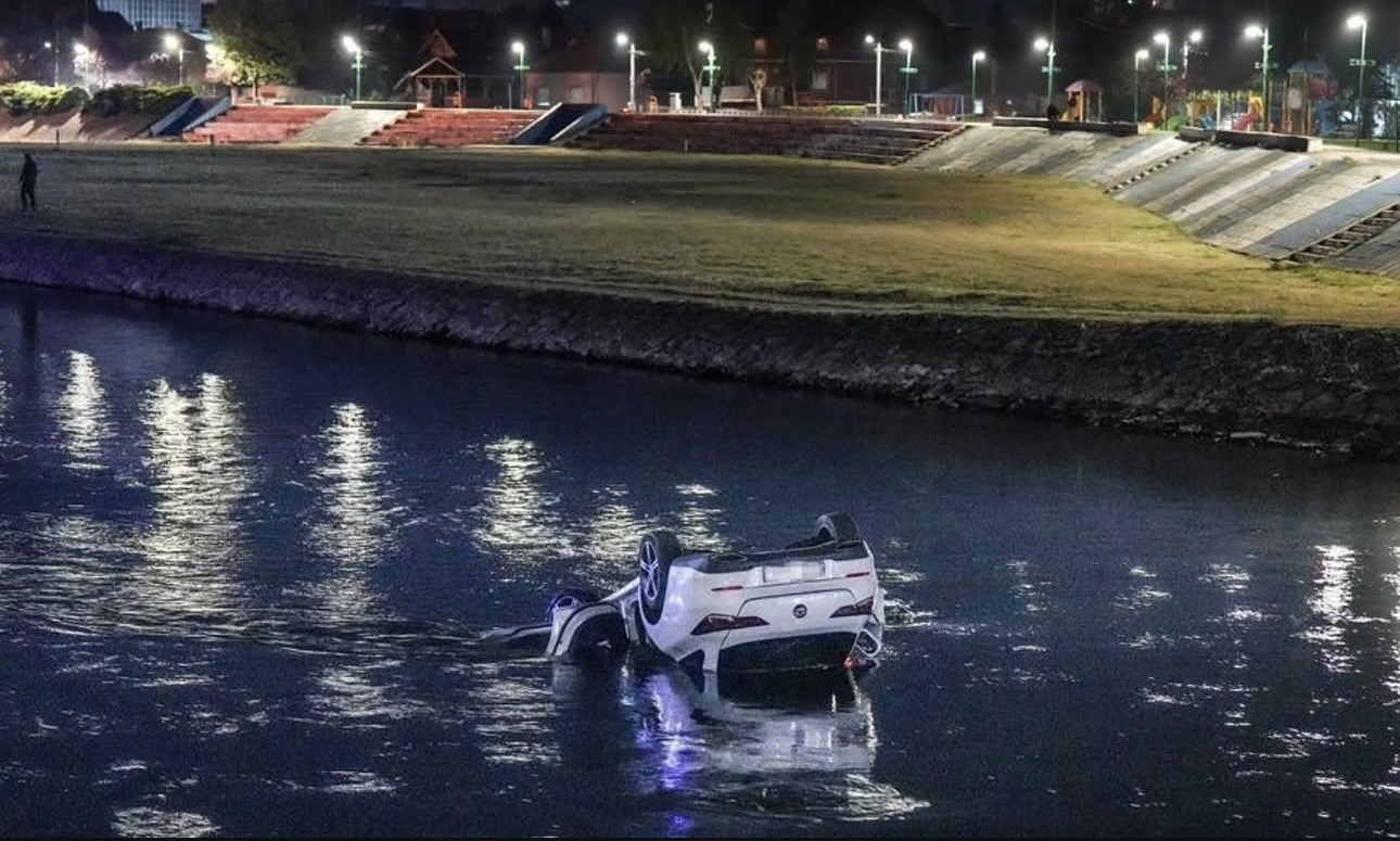 Mercedes stranih registarskih oznaka sleteo u Crni Timok