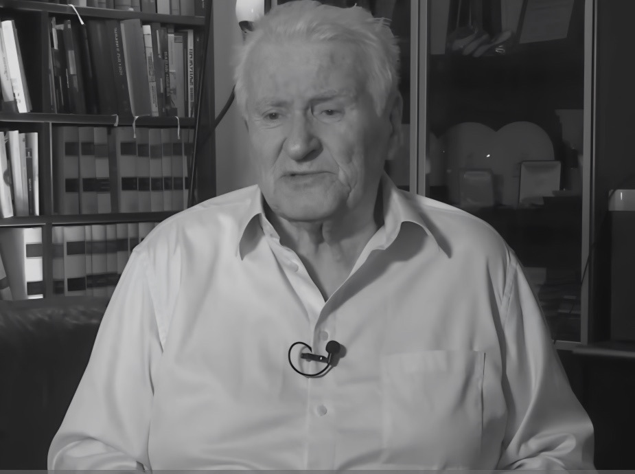 Preminuo Dragoljub Mićunović